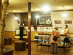 赤い三角屋根記念館のひとこま